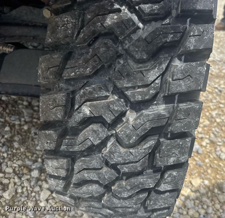 image for item ER2086 2021 John Deere Gator 835M utility vehicle