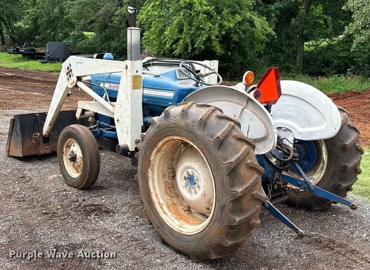 image for item HI9258 1973 Ford 3000 tractor