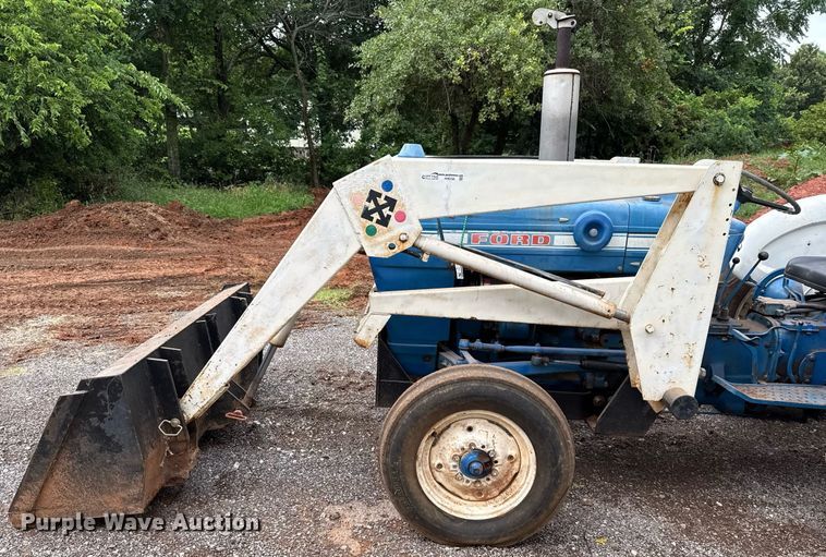 image for item HI9258 1973 Ford 3000 tractor