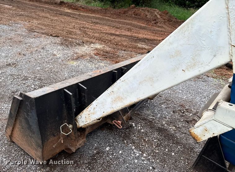 image for item HI9258 1973 Ford 3000 tractor