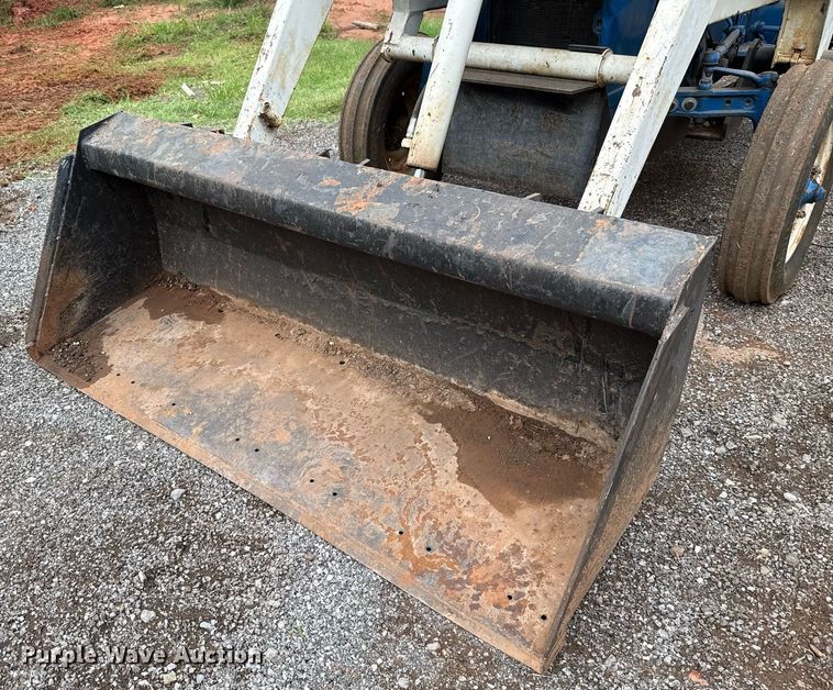 image for item HI9258 1973 Ford 3000 tractor