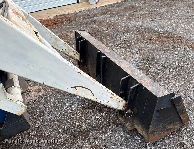 image for item HI9258 1973 Ford 3000 tractor