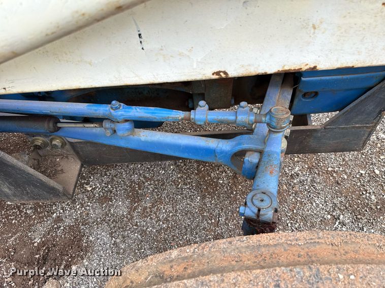 image for item HI9258 1973 Ford 3000 tractor