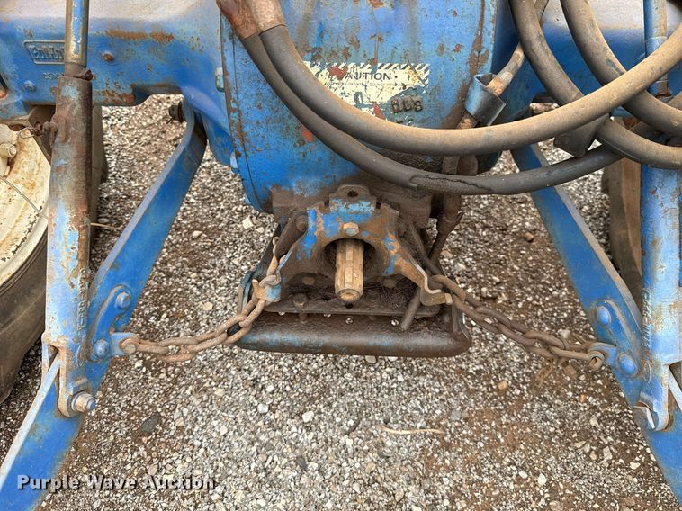 image for item HI9258 1973 Ford 3000 tractor