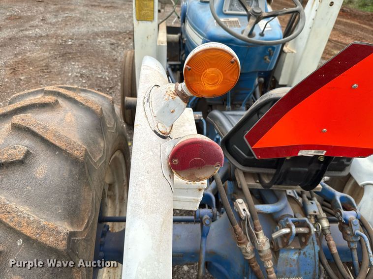 image for item HI9258 1973 Ford 3000 tractor
