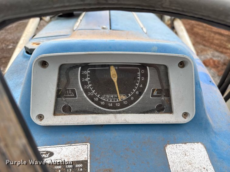 image for item HI9258 1973 Ford 3000 tractor