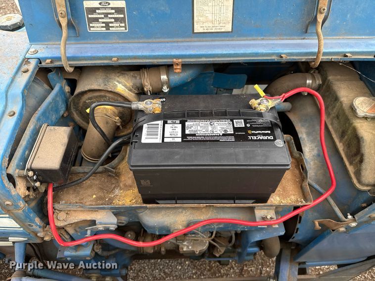 image for item HI9258 1973 Ford 3000 tractor