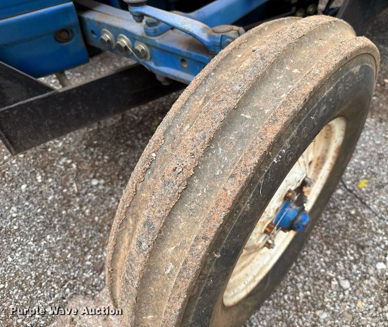 image for item HI9258 1973 Ford 3000 tractor
