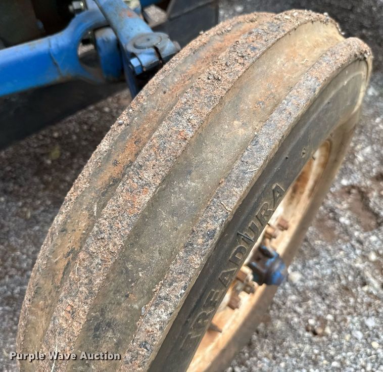 image for item HI9258 1973 Ford 3000 tractor