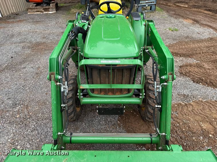 image for item HI9259 2017 John Deere 3032E MFWD tractor