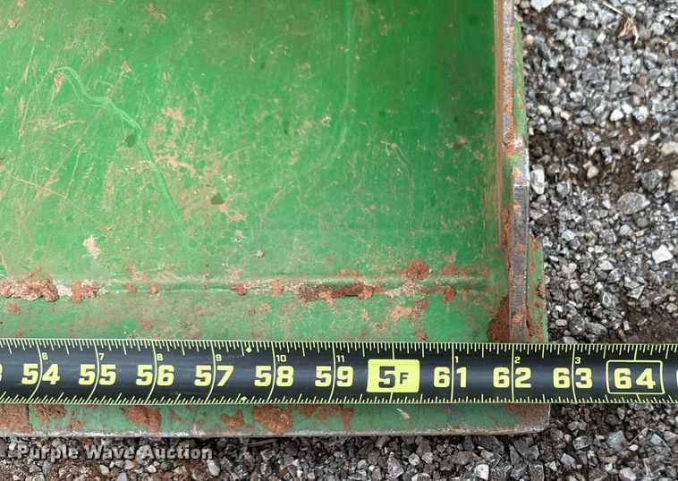 image for item HI9259 2017 John Deere 3032E MFWD tractor