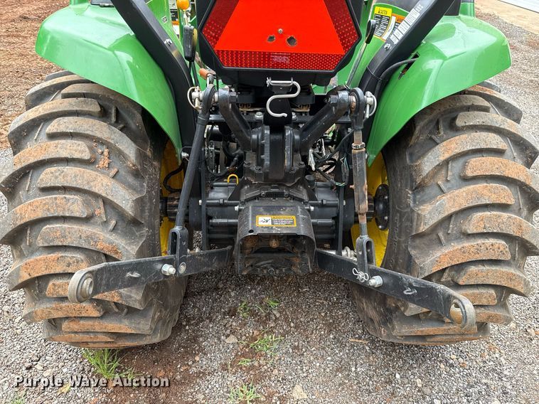 image for item HI9259 2017 John Deere 3032E MFWD tractor