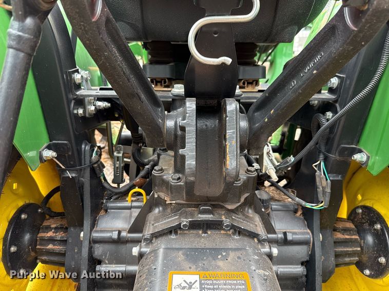 image for item HI9259 2017 John Deere 3032E MFWD tractor