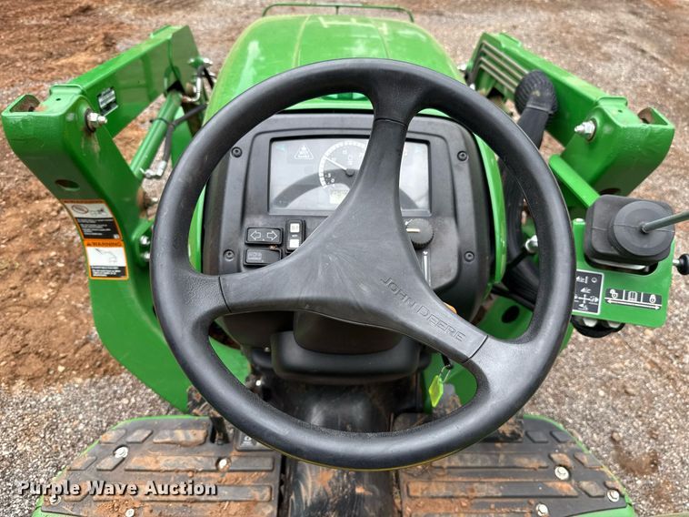 image for item HI9259 2017 John Deere 3032E MFWD tractor