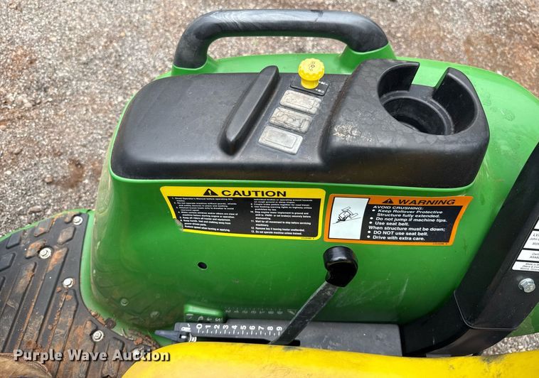 image for item HI9259 2017 John Deere 3032E MFWD tractor