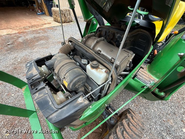 image for item HI9259 2017 John Deere 3032E MFWD tractor