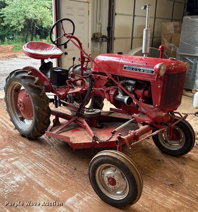 image for item HI9260 1947 International FCUB tractor