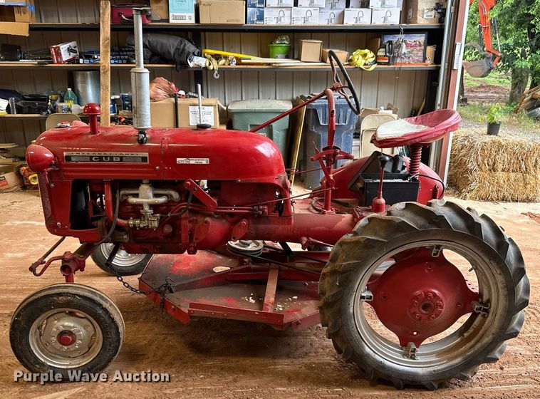 image for item HI9260 1947 International FCUB tractor