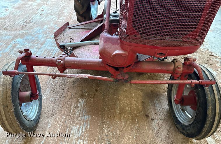 image for item HI9260 1947 International FCUB tractor