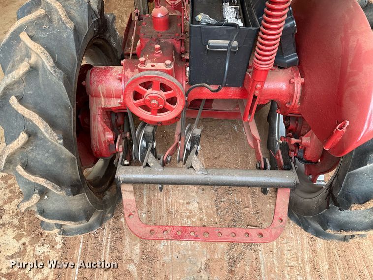 image for item HI9260 1947 International FCUB tractor