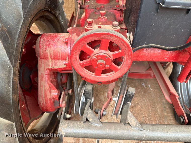 image for item HI9260 1947 International FCUB tractor