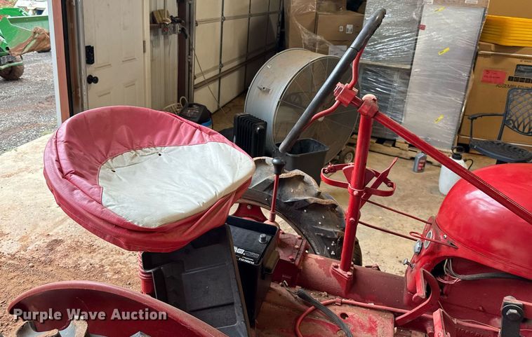 image for item HI9260 1947 International FCUB tractor