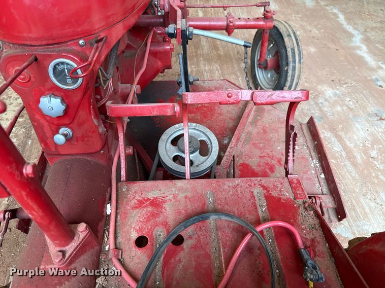 image for item HI9260 1947 International FCUB tractor