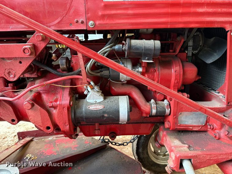 image for item HI9260 1947 International FCUB tractor