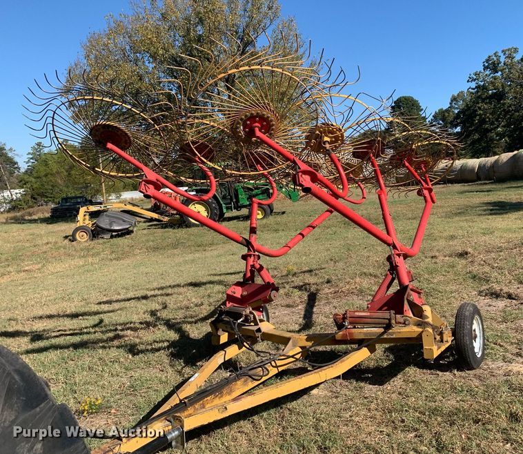 image for item JT9678 Century hay rake
