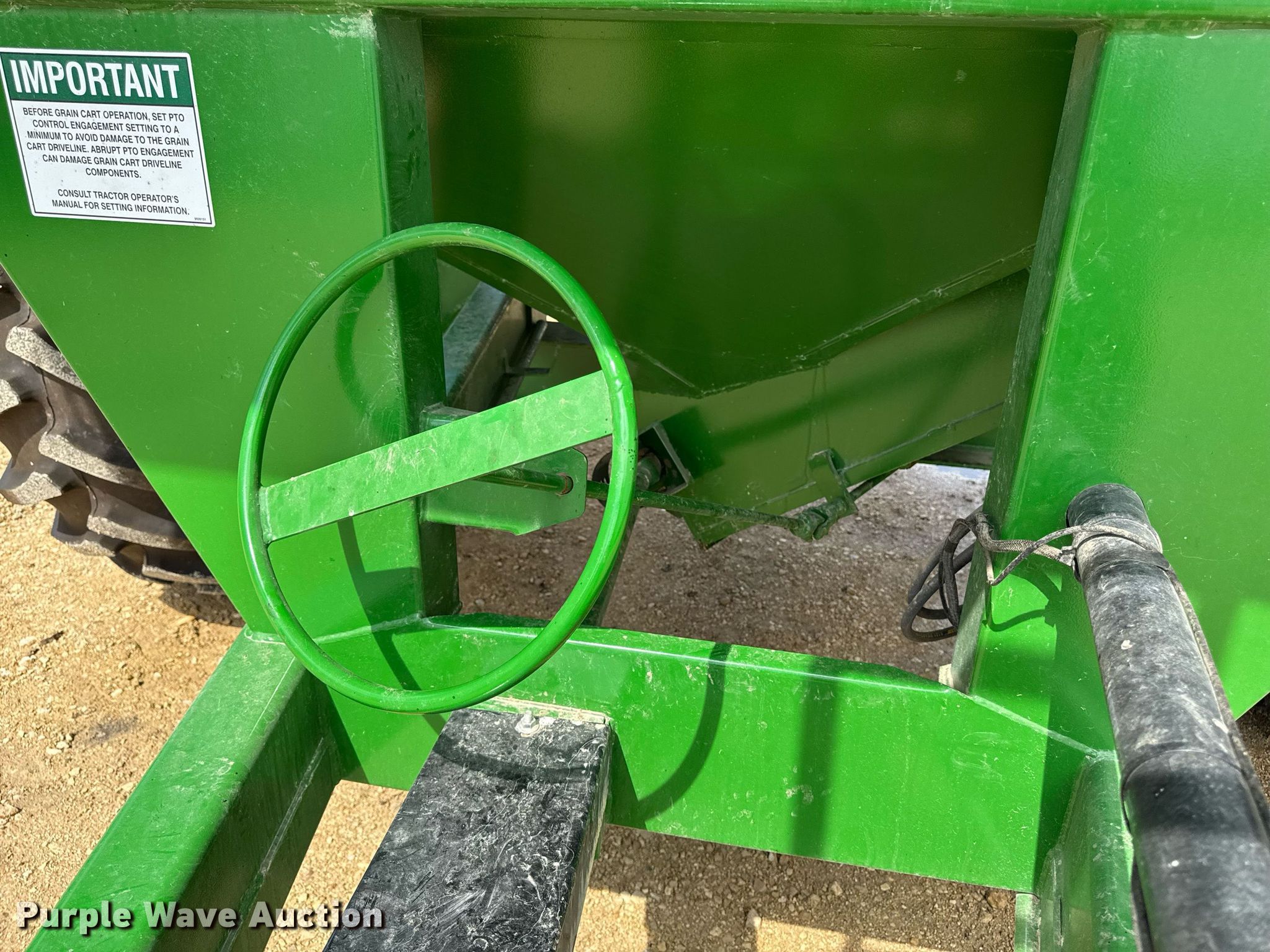 Unverferth Brent 678XL grain cart in Clarence, IA | Item EM2092