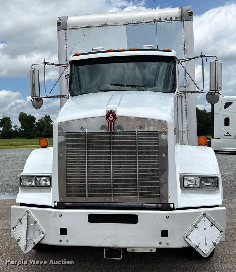 image for item DM1914 2012 Kenworth T800 Series box truck