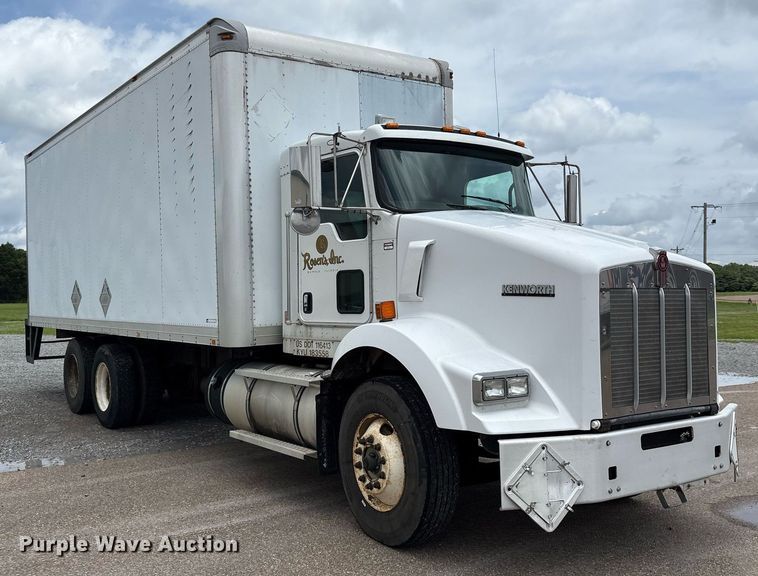 image for item DM1914 2012 Kenworth T800 Series box truck