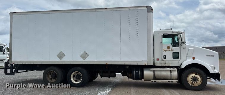 image for item DM1914 2012 Kenworth T800 Series box truck
