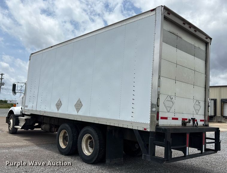 image for item DM1914 2012 Kenworth T800 Series box truck