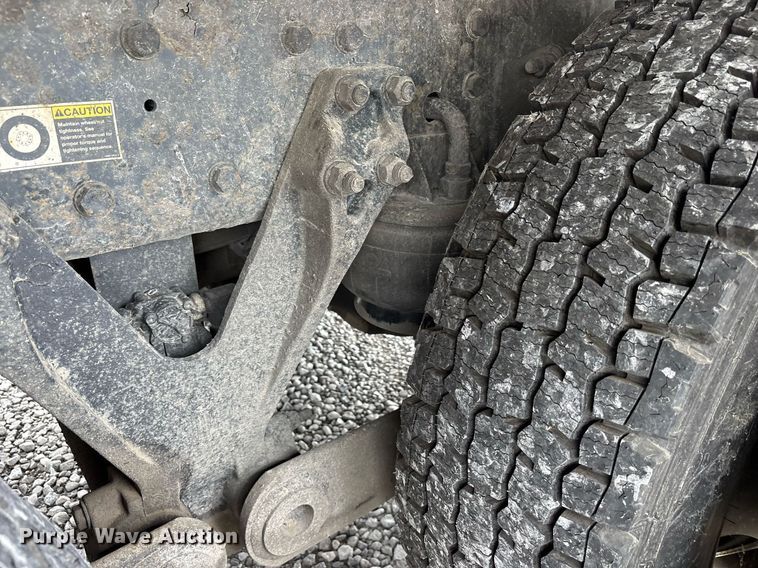 image for item DM1914 2012 Kenworth T800 Series box truck