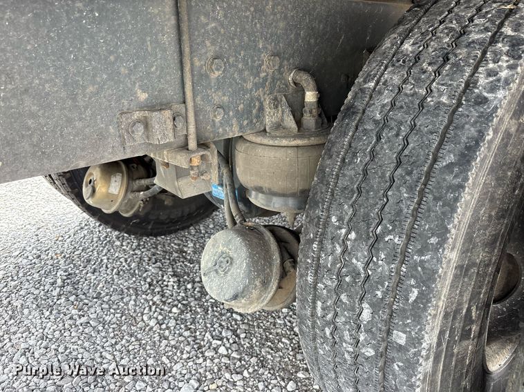 image for item DM1914 2012 Kenworth T800 Series box truck