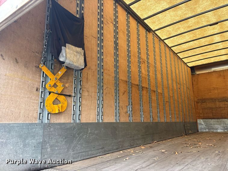 image for item DM1914 2012 Kenworth T800 Series box truck