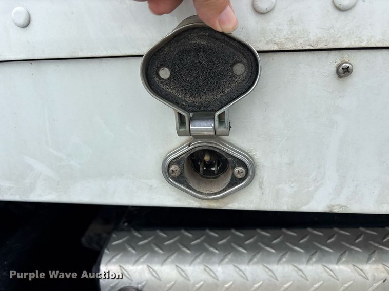 image for item DM1914 2012 Kenworth T800 Series box truck