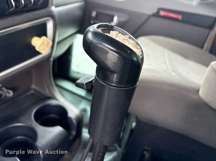 image for item DM1914 2012 Kenworth T800 Series box truck