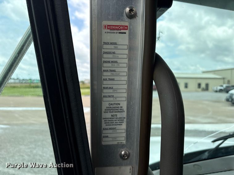 image for item DM1914 2012 Kenworth T800 Series box truck