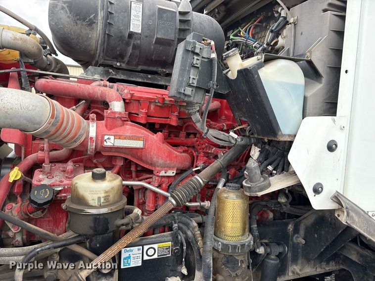 image for item DM1914 2012 Kenworth T800 Series box truck