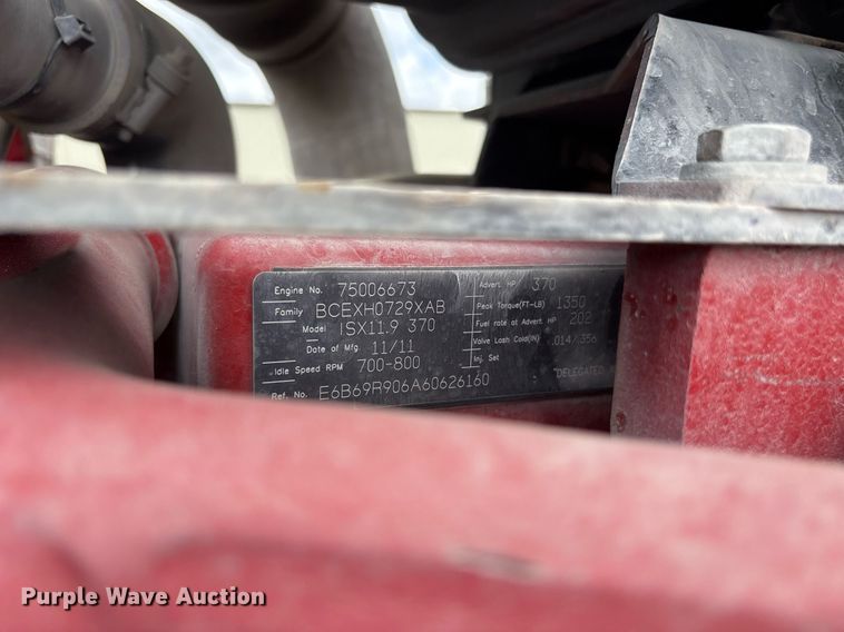 image for item DM1914 2012 Kenworth T800 Series box truck