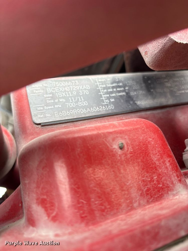 image for item DM1914 2012 Kenworth T800 Series box truck