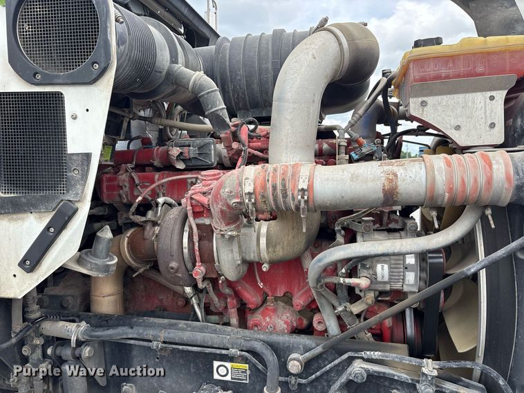 image for item DM1914 2012 Kenworth T800 Series box truck