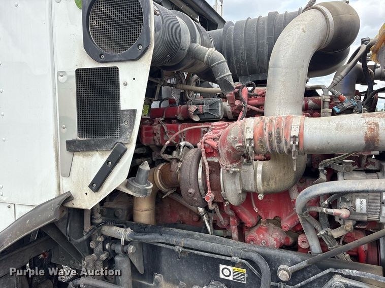 image for item DM1914 2012 Kenworth T800 Series box truck