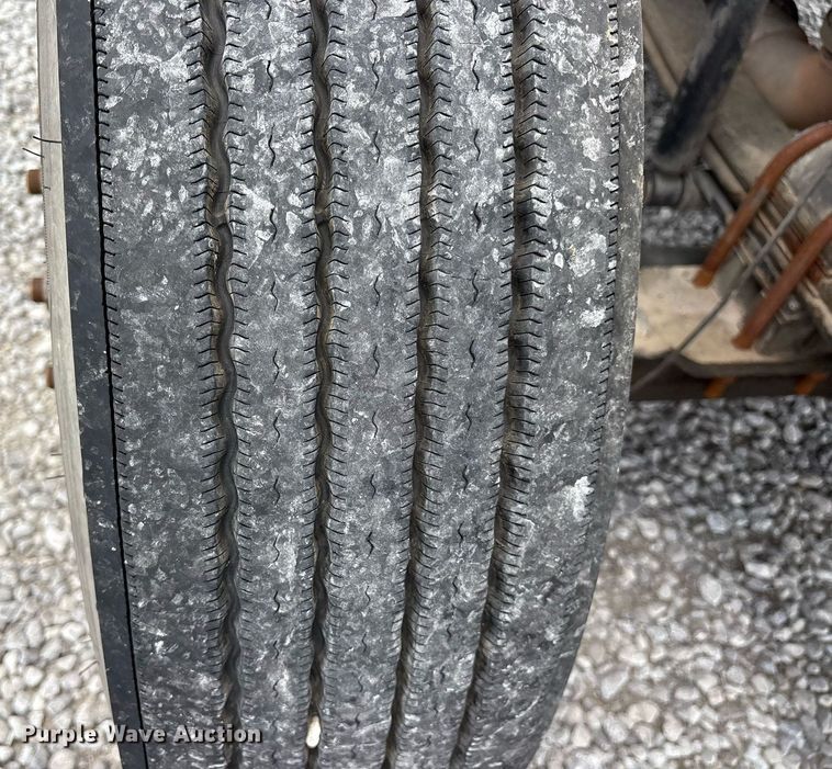 image for item DM1914 2012 Kenworth T800 Series box truck