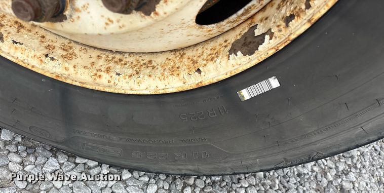 image for item DM1914 2012 Kenworth T800 Series box truck