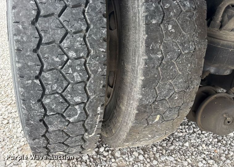 image for item DM1914 2012 Kenworth T800 Series box truck