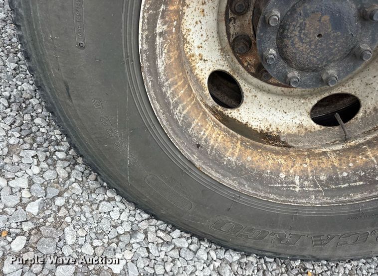 image for item DM1914 2012 Kenworth T800 Series box truck