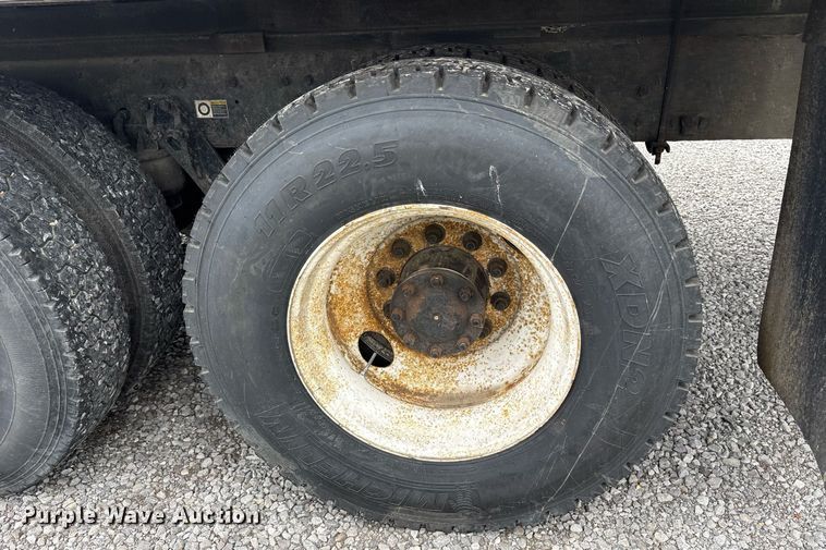 image for item DM1914 2012 Kenworth T800 Series box truck